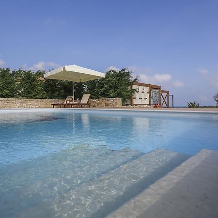 Ameadros Resort Mantzavináta Eksteriør billede